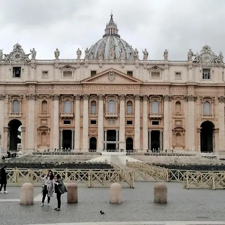 Vatican Apartment Borgo Pio-3